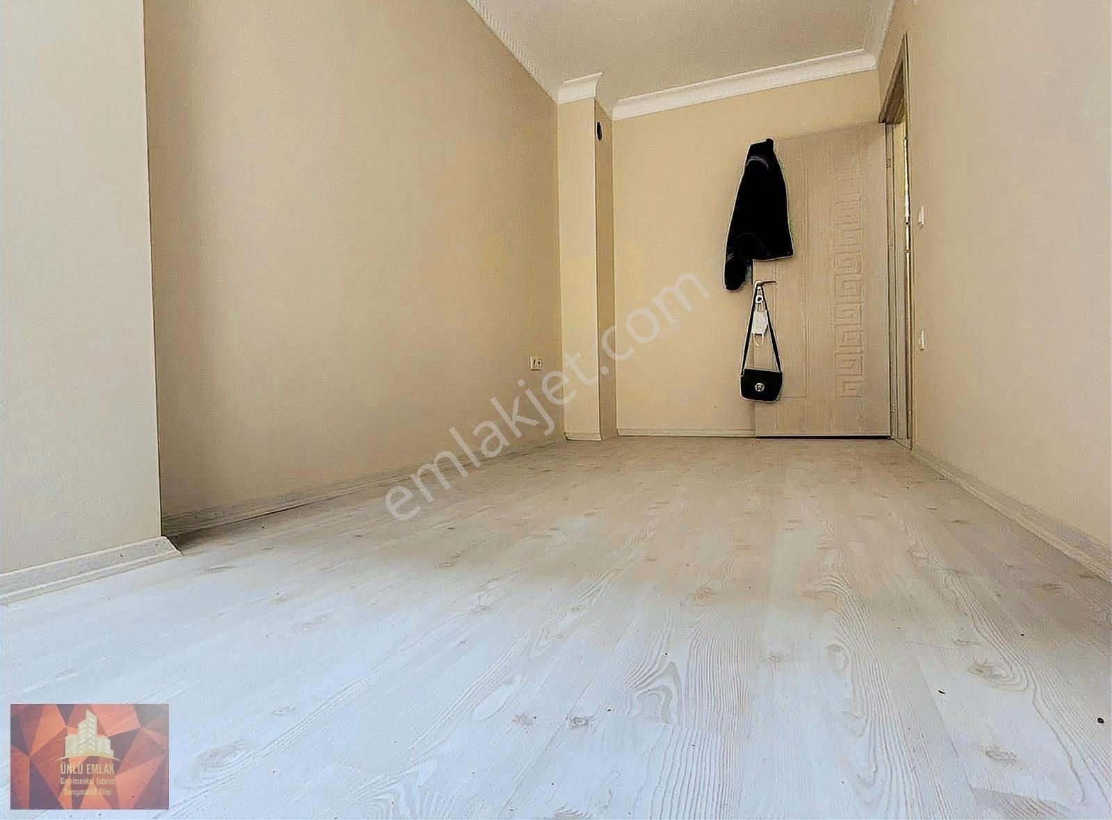 Küçükçekmece Sultan Murat Satılık Daire Sultanmurat Caddesi Opet Arkası 2+1 Y.giriş Yeni Daire -ünlü'den