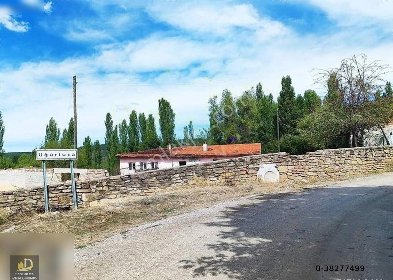 Gediz Uğurluca Köyü Satılık Tarla Detay Emlak'tan Kütahya Gedizde Kelepir Tarla!