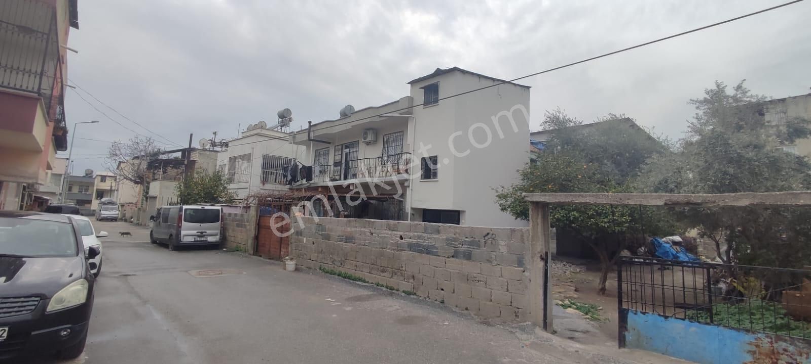 Tarsus Barbaros Satılık Müstakil Ev Dinç Emlak'dan Bahçe/barbaros Mh 432m2 Arsa'da Müstakil Üç Daire