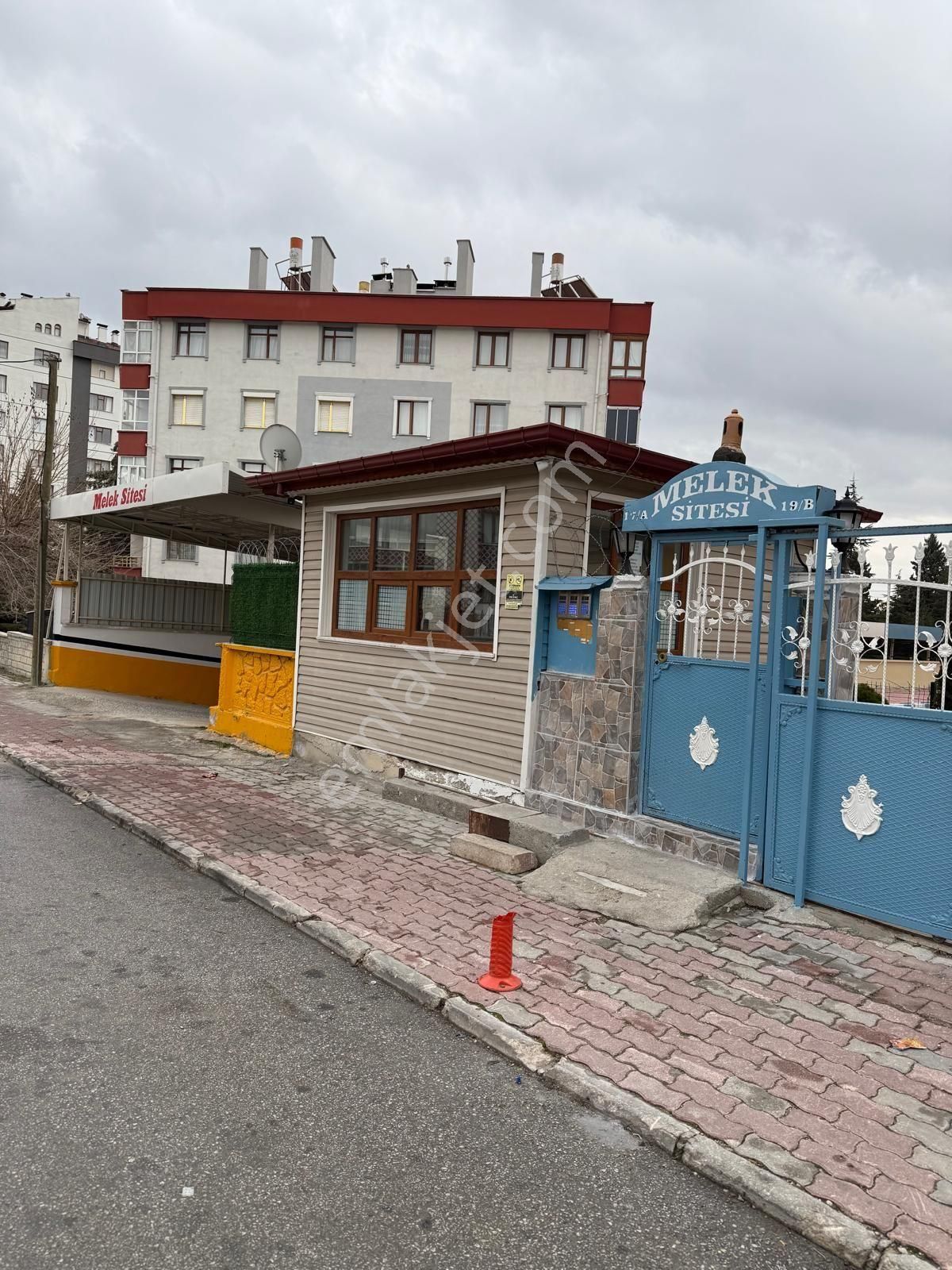 Selçuklu Akıncılar Satılık Daire Akıncılarda Site İçerisinde 2+1 Yüksek Giriş Asansörlü Satılık Daire