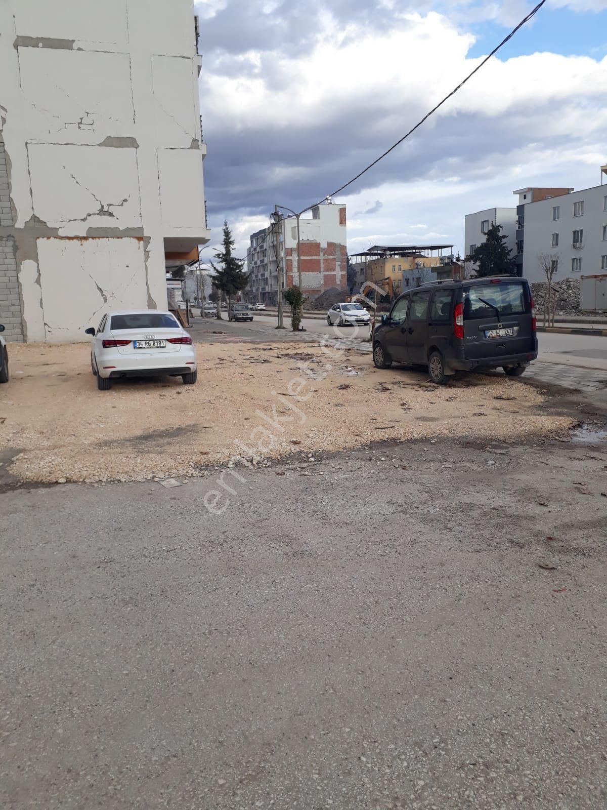 Adıyaman Merkez Yeni Satılık Konut İmarlı Merkez Yeni Mahallesi , 1. Cevreyoluna Bitisik, 5 Kat Imarlı, 447 M2 Arsa,