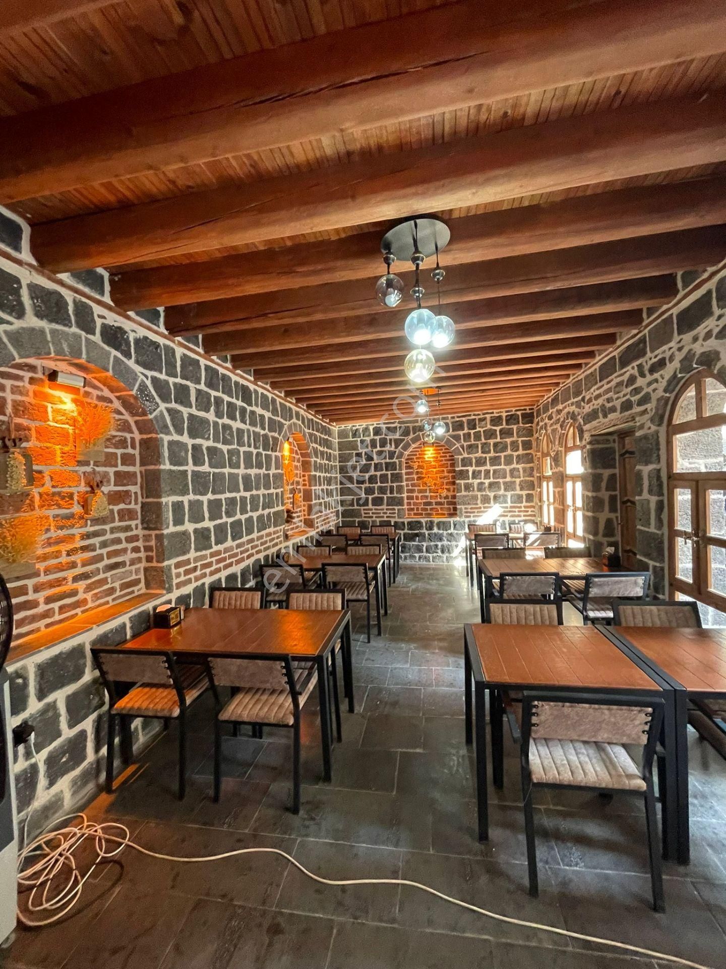 Sur Cevat Paşa Devren Kafe & Bar Sur İçi'nde Hz Süleyman Yanı, Devren Satılık Tarihi Diyarbakır Konağı / Cafe