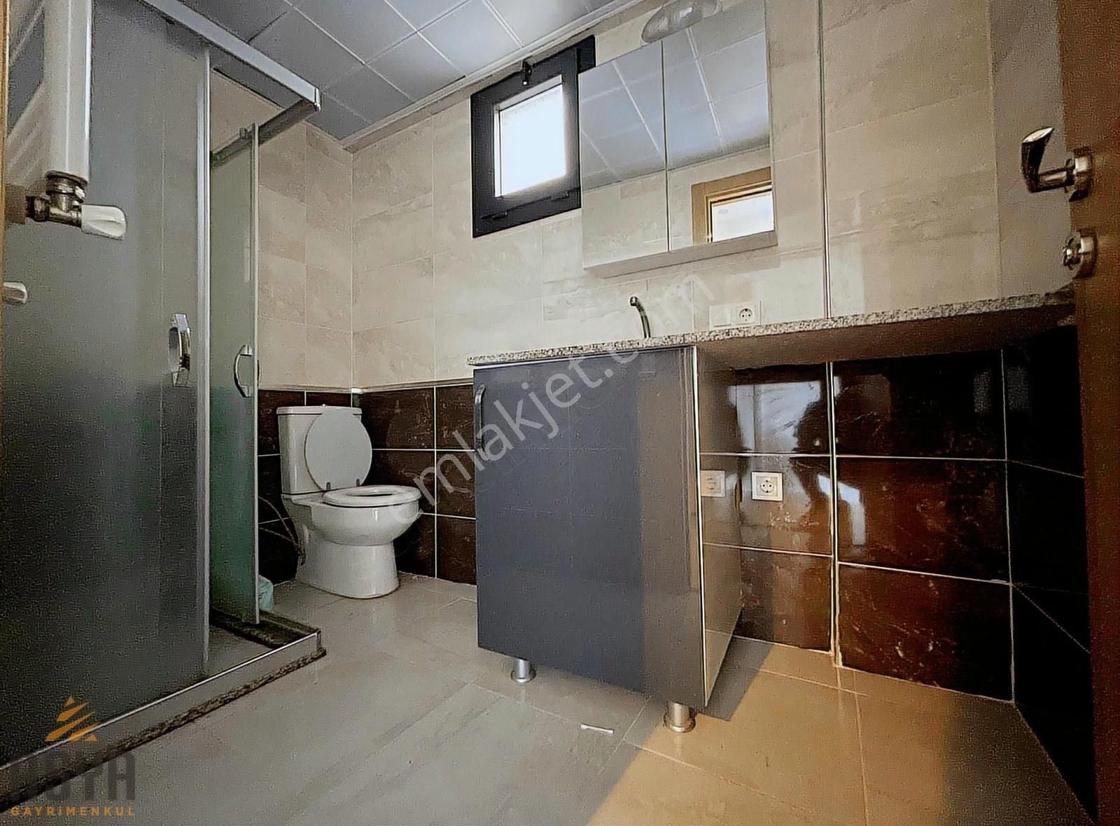 Buca Atatürk Kiralık Daire K.doğum Hastanesi Yanında-d.gazlı-asansörlü-arakat 1+1 Daire**