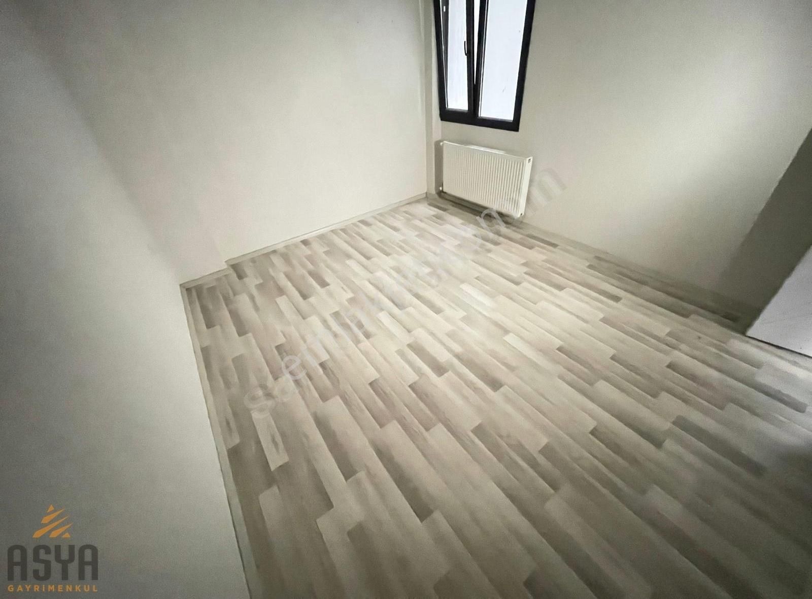 Buca Çamlıkule Kiralık Daire Ana Cadde Yakını-arakat-ebeveyn Banyolu-çok Ferah 2+1 Daire ***