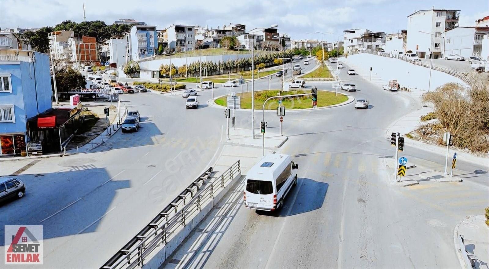 Karabağlar Sevgi Satılık Konut İmarlı Dostluk Bulvarında 41 M2 Yatırımlık Yol Cepheli Arsa