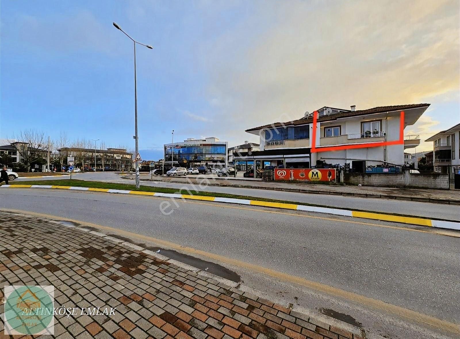 Serdivan Avm'ye 900 M, Ebeveyn Banyolu, 4+1 150 M2 Çatı Dublex - Görsel 2