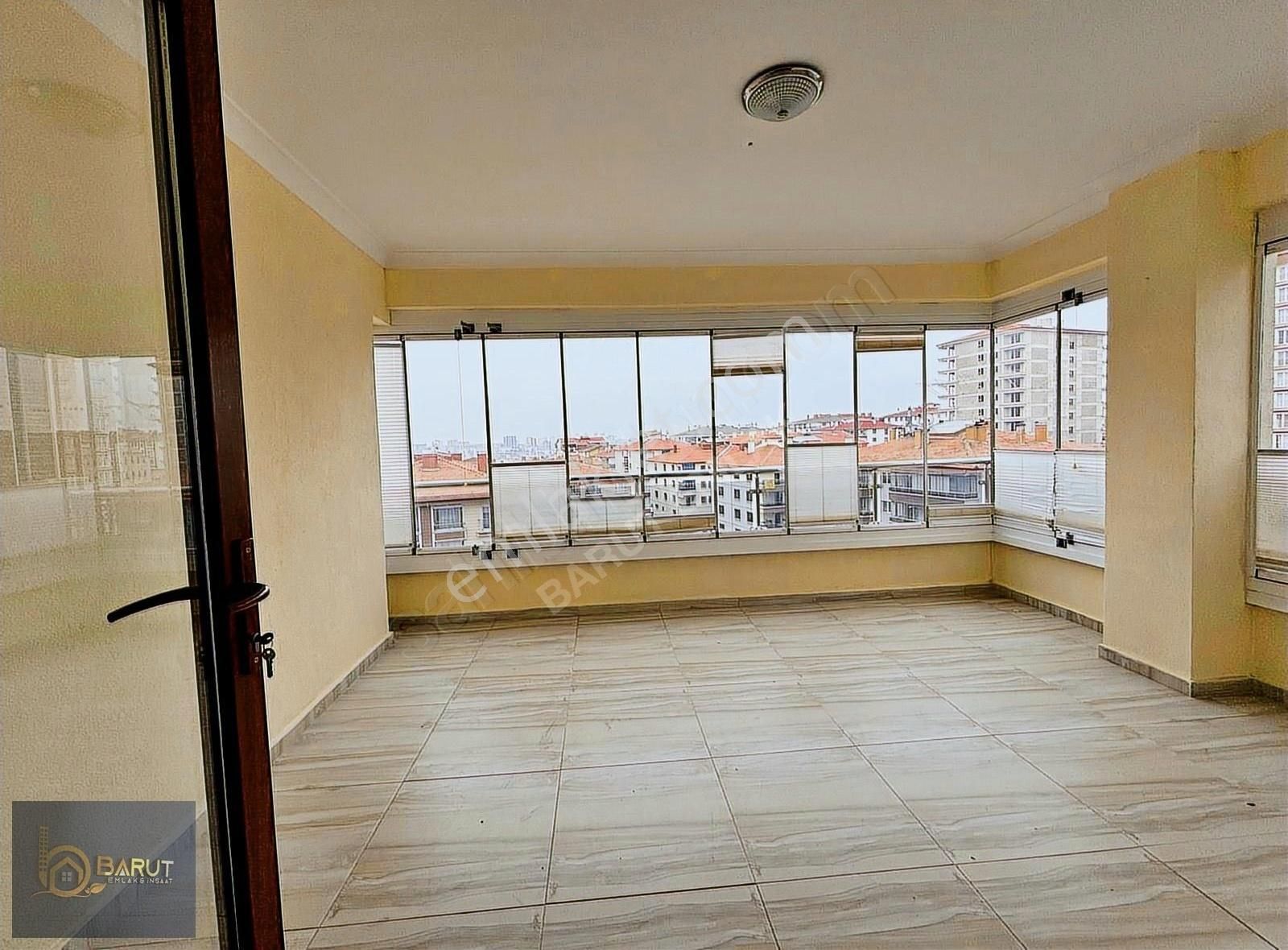 Pursaklar Merkez Satılık Daire Barut Emlaktan Güney Cephe Manzaralı Geniş4+1 Site Dairesi 5.kat