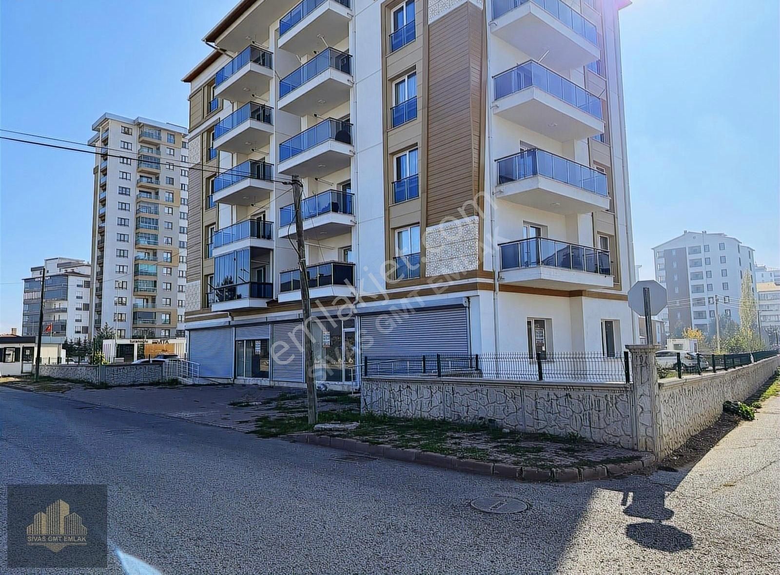 Sivas Merkez Yeşilyurt Kiralık Dükkan & Mağaza Sivas Gmt Emlak'tan Yeninumune Civarı Kiralık Uygun 150m2 Dükkan