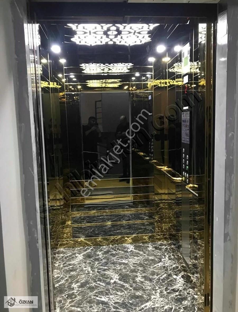 Sağuksu Bulvarında Tramvaya Yakın İskanlı 1+1 Eşyalı Daire