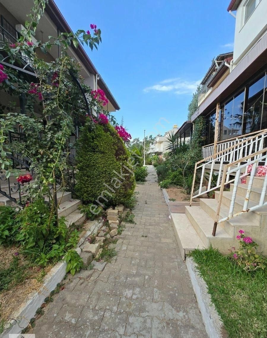 Aydın Kuşadası Satılık Villa Kuşadası Davutlar Sevgi Plaşında Satılık Tripleks Villa 4'-+1