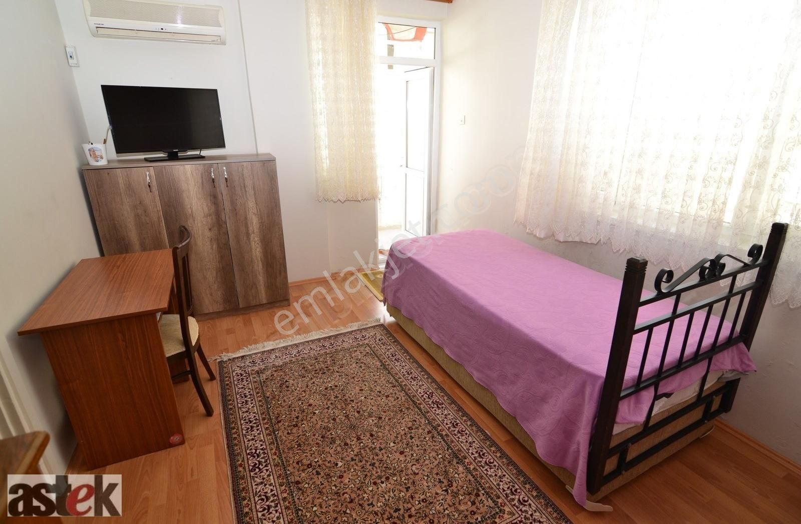 Muratpaşa Üçgen Kiralık Daire Üçgen Mahallesi'nde 3+1 Boş Kiralık Daire