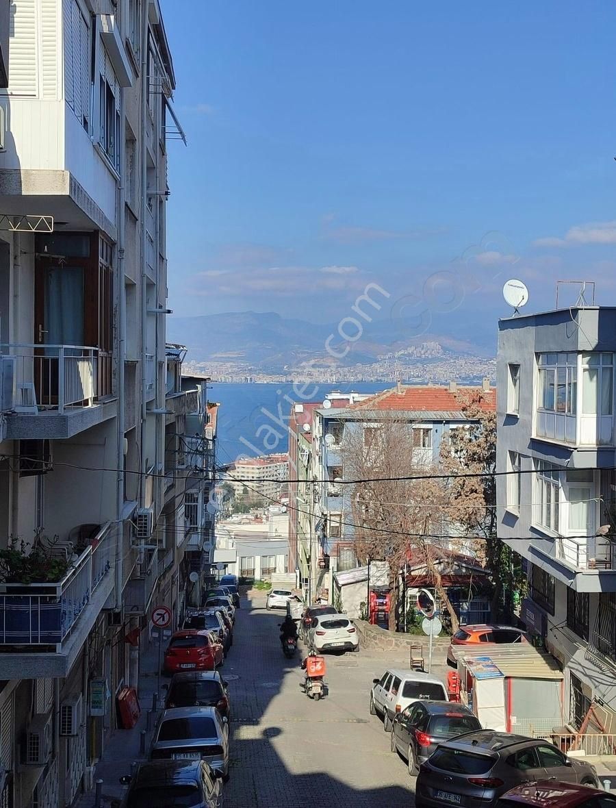 Konak Altıntaş Satılık Daire Üçyol Metro Yürüme Mesafesinde 2+1 Ön Cephe Satılık Daire