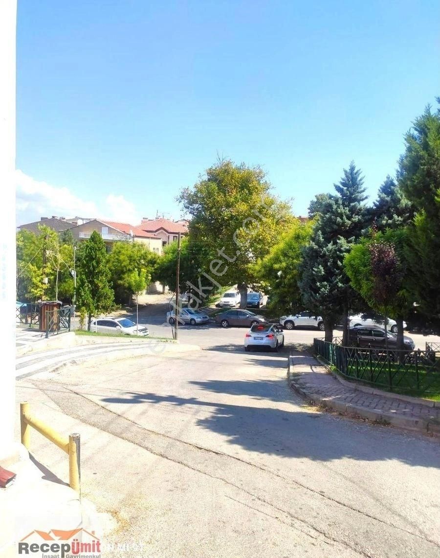 Recep Ümit'ten Odunpazarı Evleri Mevkiinde Satılık Yatırıma Uygun 2 Katlı D.gazlı Müstakil Ev.