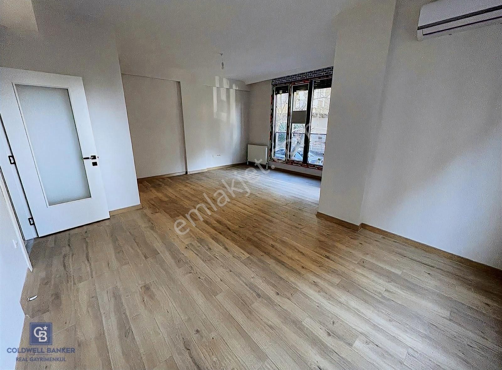 Üsküdar Acıbadem Satılık Daire Acıbadem' De Yeni Lüks Binada 85 M2 2+1 Arakat Boş Daire