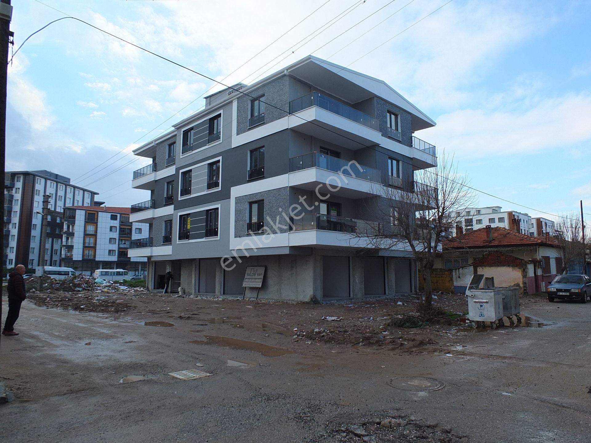 Akhisar Atatürk Satılık Daire Atatürk Prestij Cadddesine Komşu Bağımsız Otoparklı 2+1 Daire