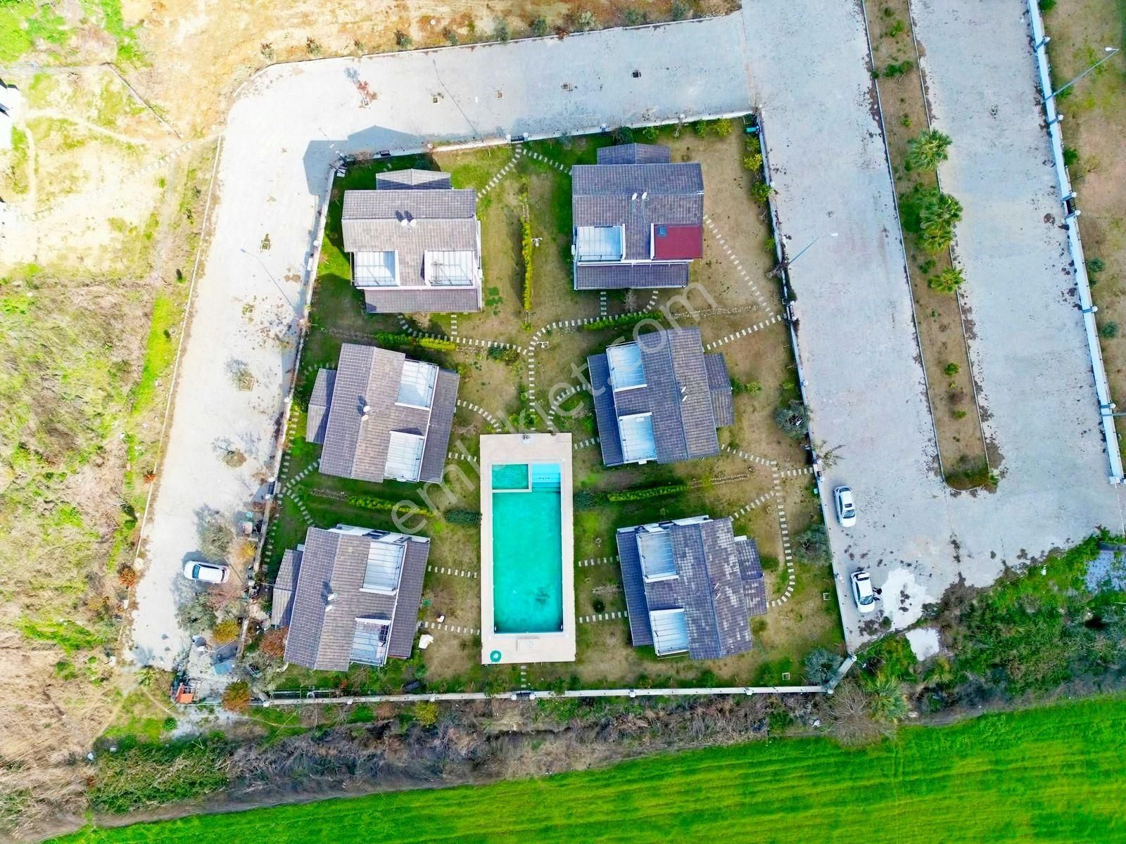 Kuşadası Davutlar Satılık Villa Kuşadası Davutlarda Denize 400 Metre 4+1 Villa