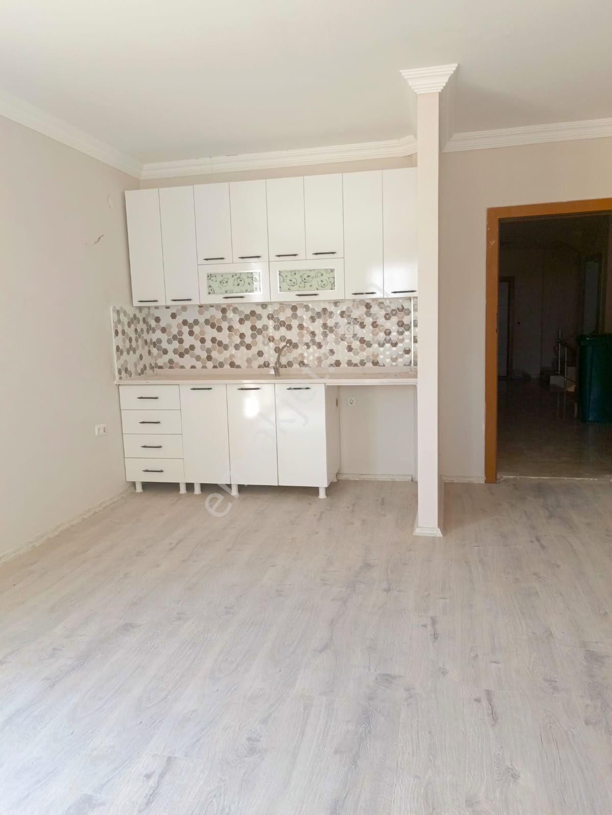 Adana Sarıçam Havalimanına Yakın Kiralık Daire Birlik Gayrimenkulden Osmangazi De 1+1.5 Giyinme Odalı Geniş Oturumlu Kiralık Daire!!!