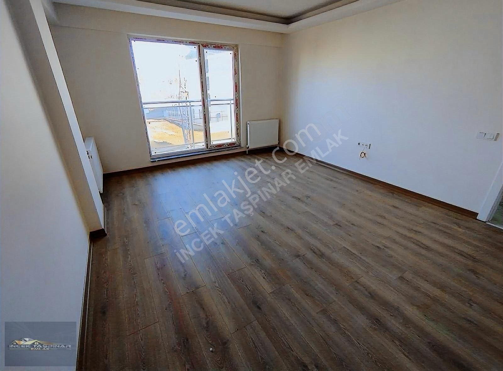 Ankara Gölbaşı Havalimanına Yakın Kiralık Daire İncek Taşpınar Emlak'tan Ayrı Mutfaklı 2+1 Kiralık Lüx Daire