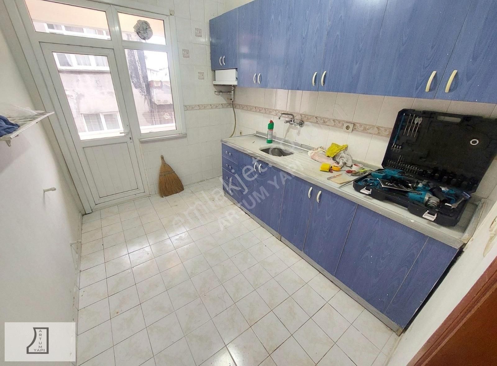 Kağıthane Çeliktepe Kiralık Daire Merkezi Konumda Ulaşıma Yakın 2+1 Arakat Aile Biması