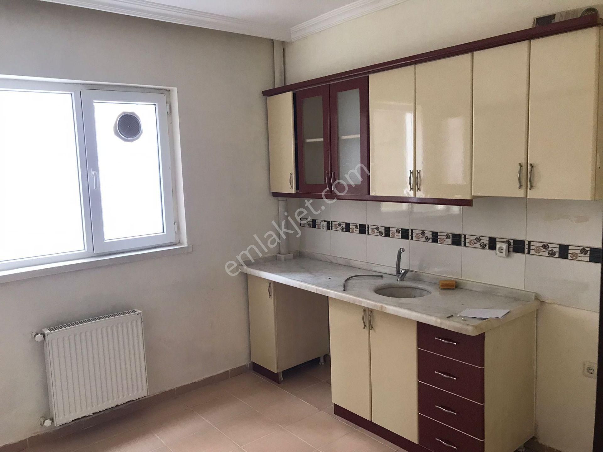 Çankaya Malazgirt Kiralık Daire Görkem'den 3+1 100 M2 Kombili Bağımsız 3 Kat Konumunda Balkonlu