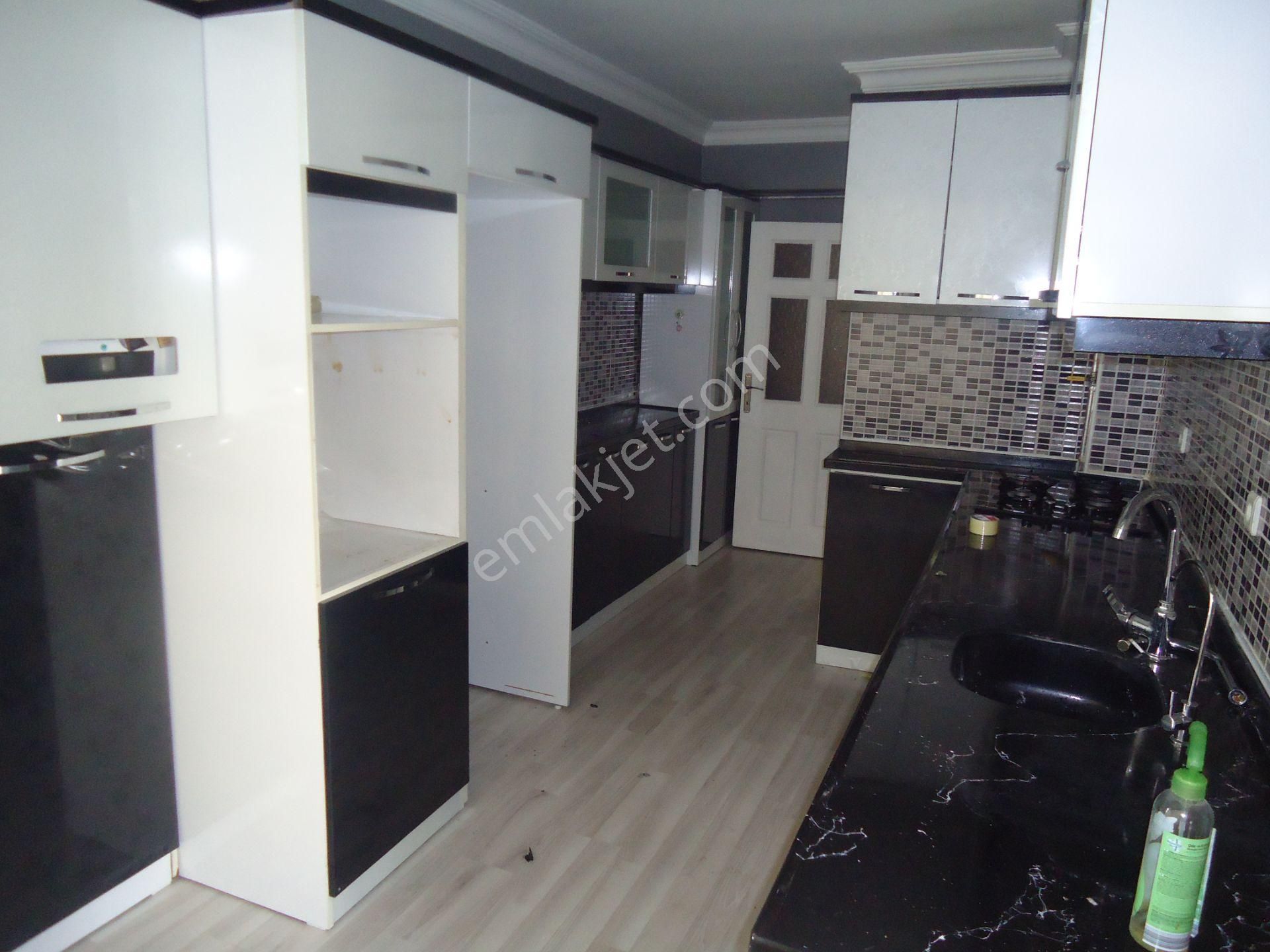 Ankara Mamak Havalimanına Yakın Kiralık Daire Krc'den Merkezi Konumda Full Yapılı Kiralık Katta 3+1 Daire