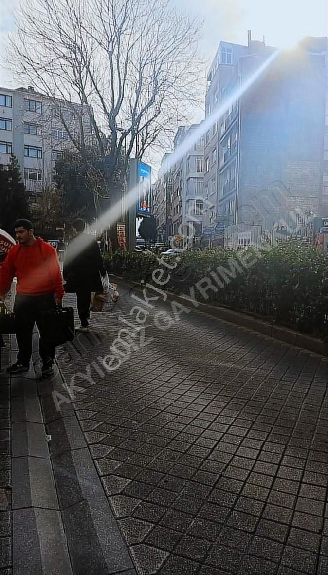 Kadıköy Caferağa Devren Dükkan & Mağaza Kadıköy Modada On Kullanım Alanlı Devren Tekel Bayı