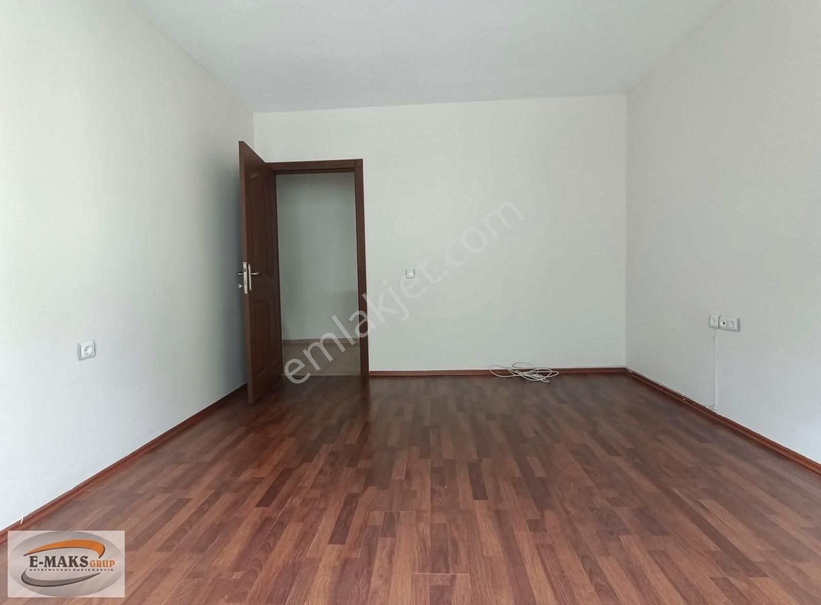 Çankaya Cevizlidere Kiralık Daire Emaks'tan/cevizliderede İyi Konumda/çift Banyolu/bakımlı/3+1