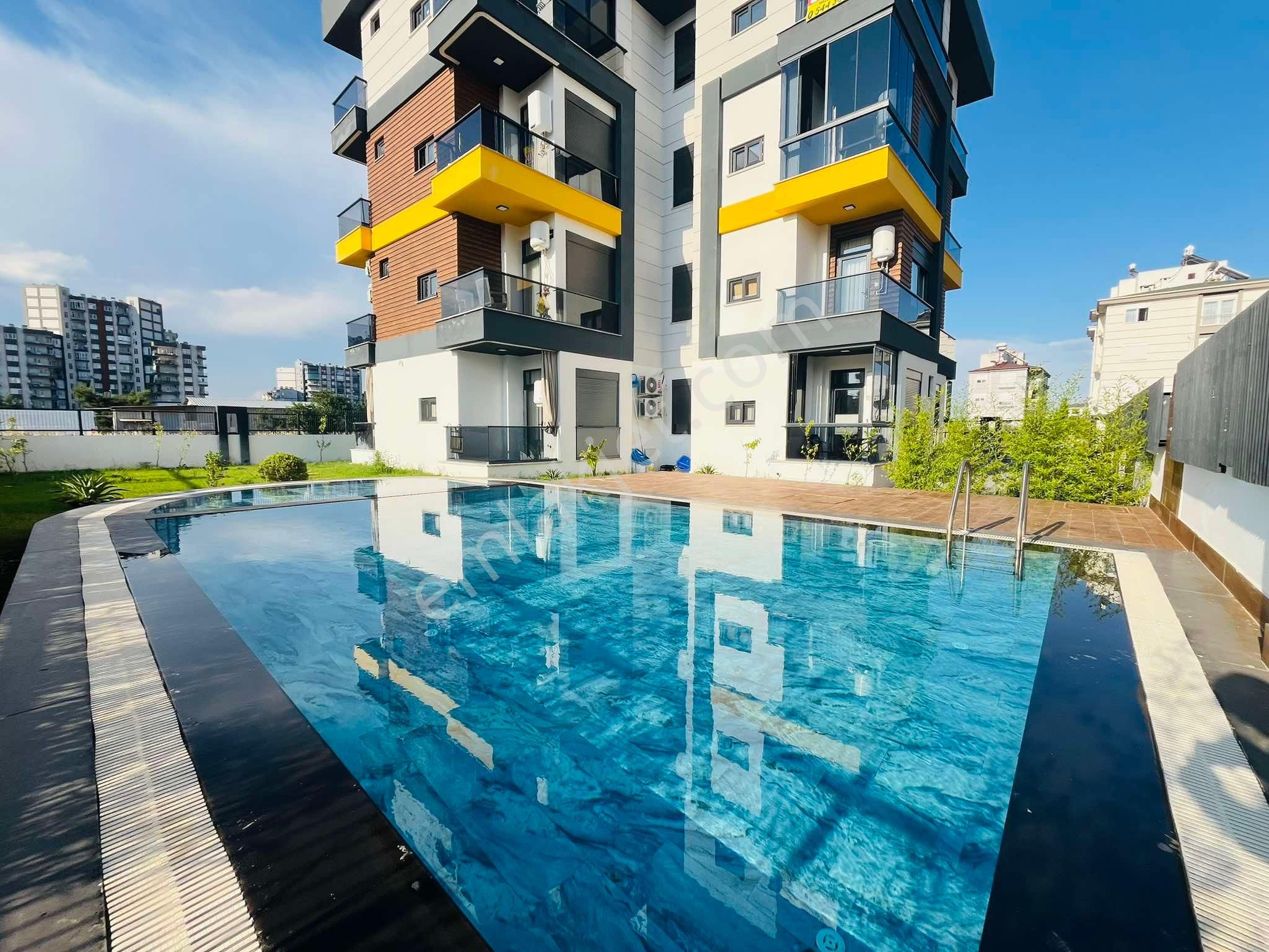 2+1 Havuzlu Lüks & Tramvaya 50 M Mesafede & Ebv Banyolu Çift Balkon Sıfır Klima