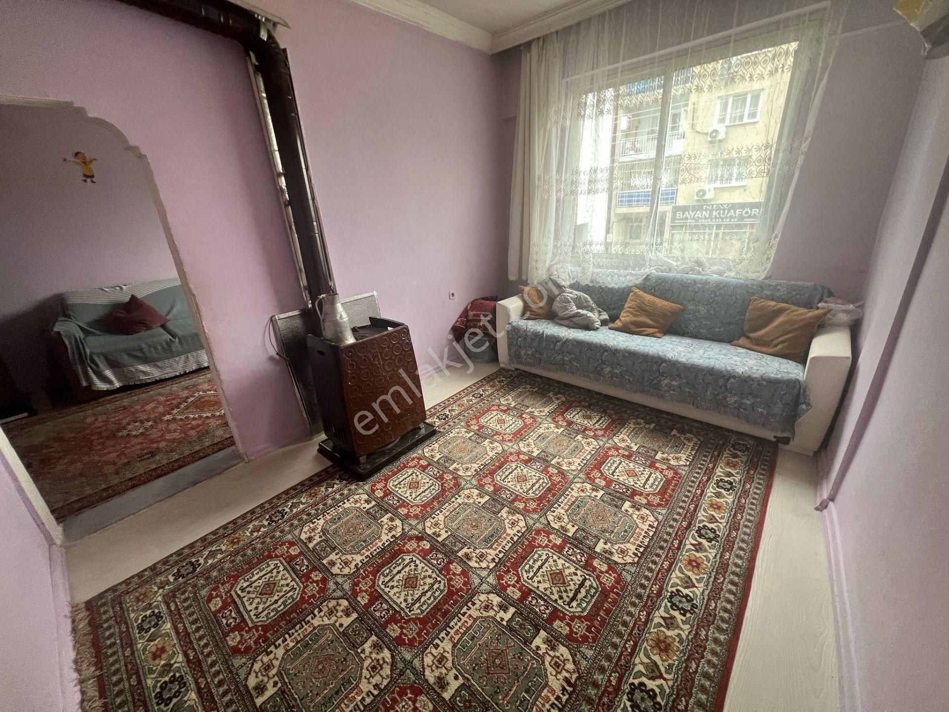 Acil Konak Gürçeşme Cadde Yakını 2 Katlı 95m2 Müstakıl 2 Katlı Ev - Görsel 2