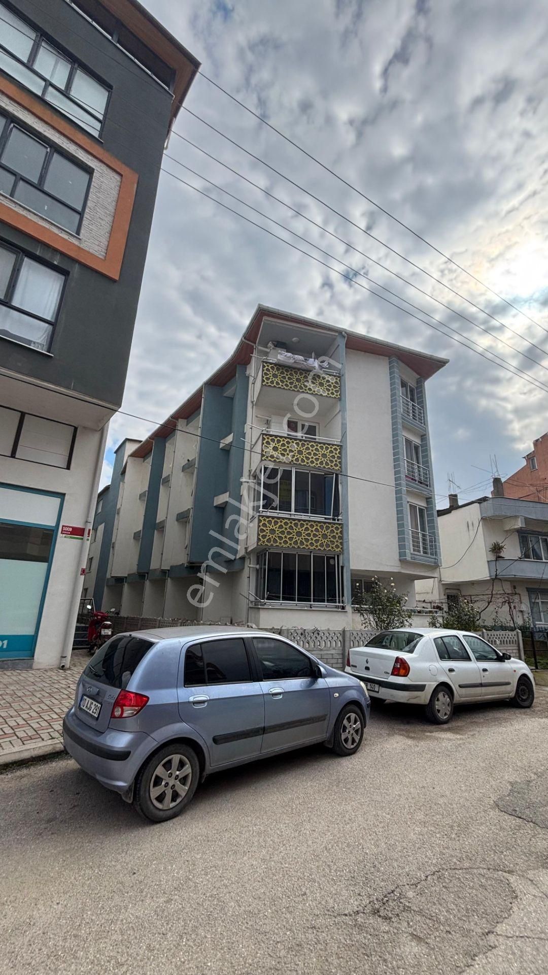 Gönen Kurtuluş Satılık Daire Uçar Emlak'tan Kurtuluş Mah. Mehmet Efendi Caddesinde 3+1 130 M² Ara Kat Satılık Daire