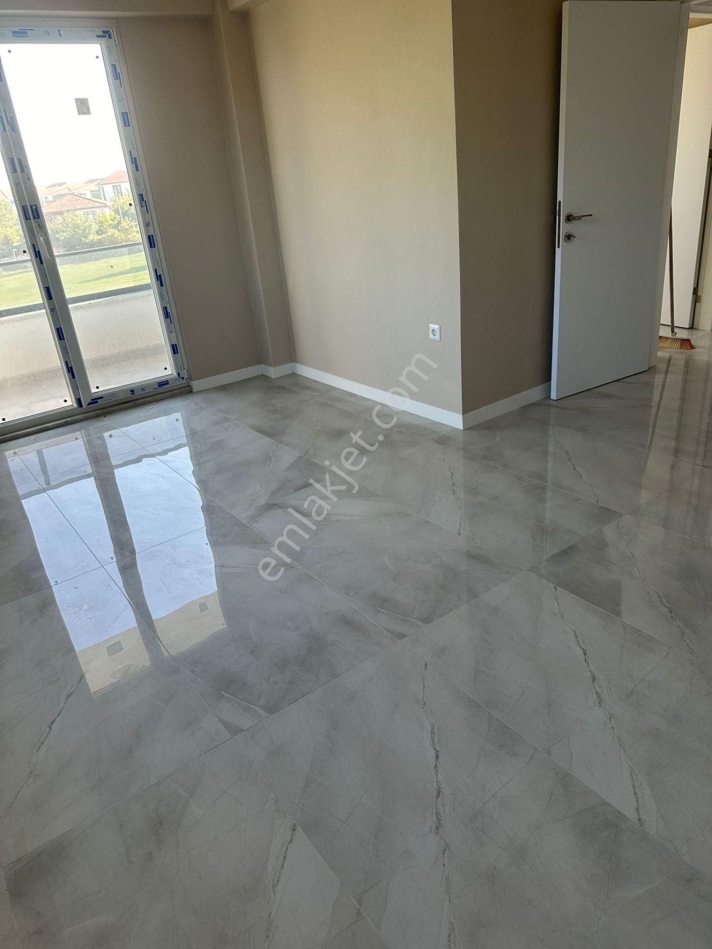 Okullar Bölgesinde Oturuma Hazır Satılık Daire - Görsel 24