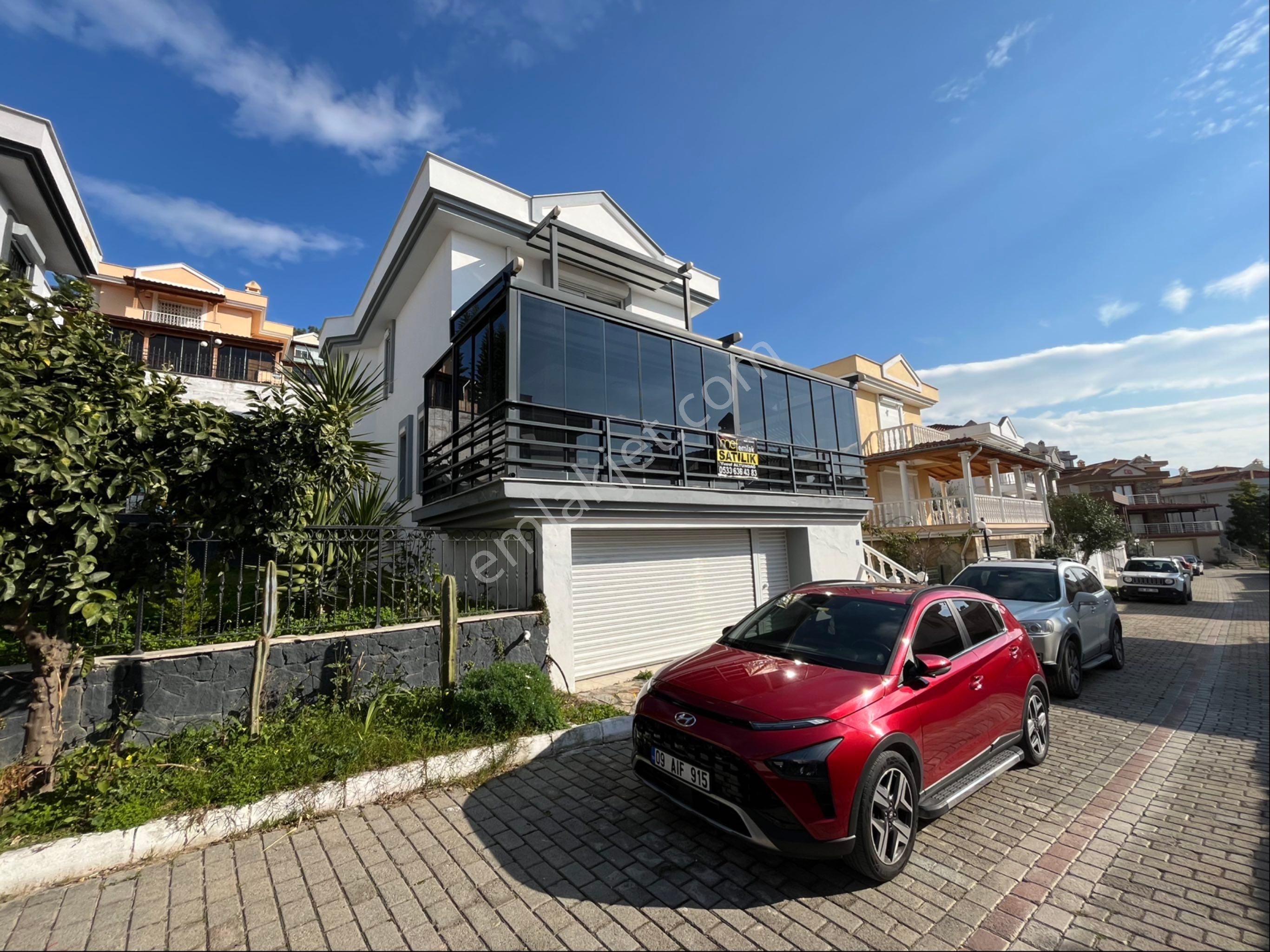 Kuşadası Karaova Satılık Villa Kuşadası Karaova Mevkinde Geniş Odalara Sahip 3+1 Müstakil Villa