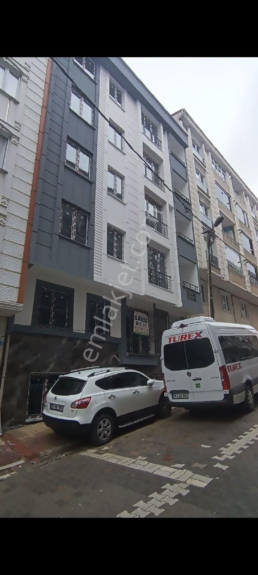 Avcılar Firuzköy Satılık Daire 2+1 Bahçe Katı Satılık Daire