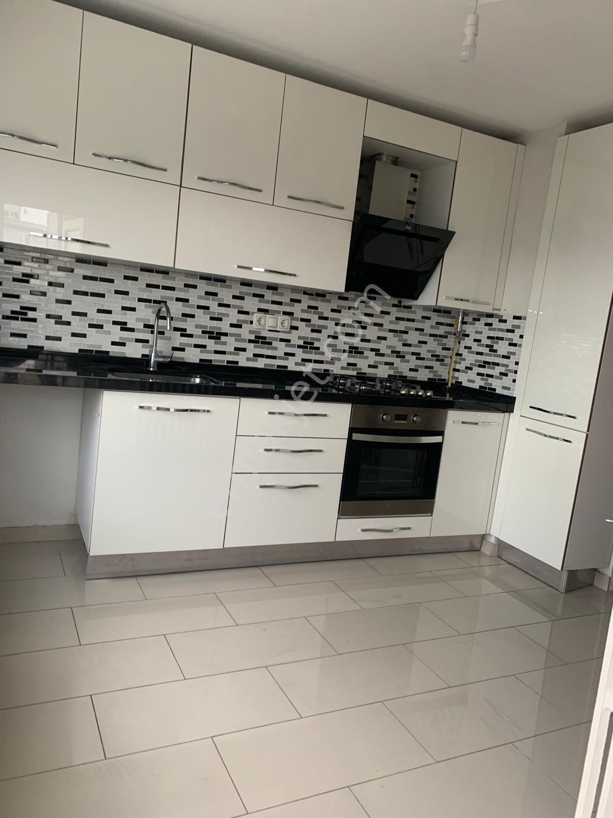 Bursa Yıldırım Metroya Yakın Kiralık Daire Mimarsinan Caddesin'de Kiralık 3+1 Daire