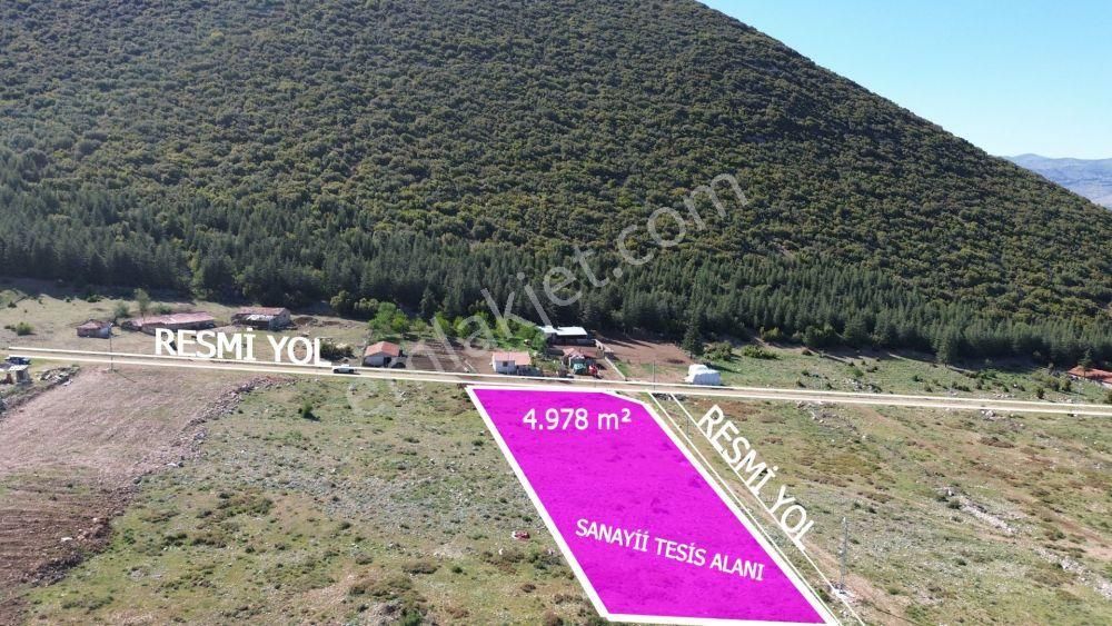 Senirkent Yassıören Köyü (Aşağı) Satılık Sanayi İmarlı Isparta Senirkent Yassıörende 4.978 M2 Müstakil Tapulu Sanayii Alanı