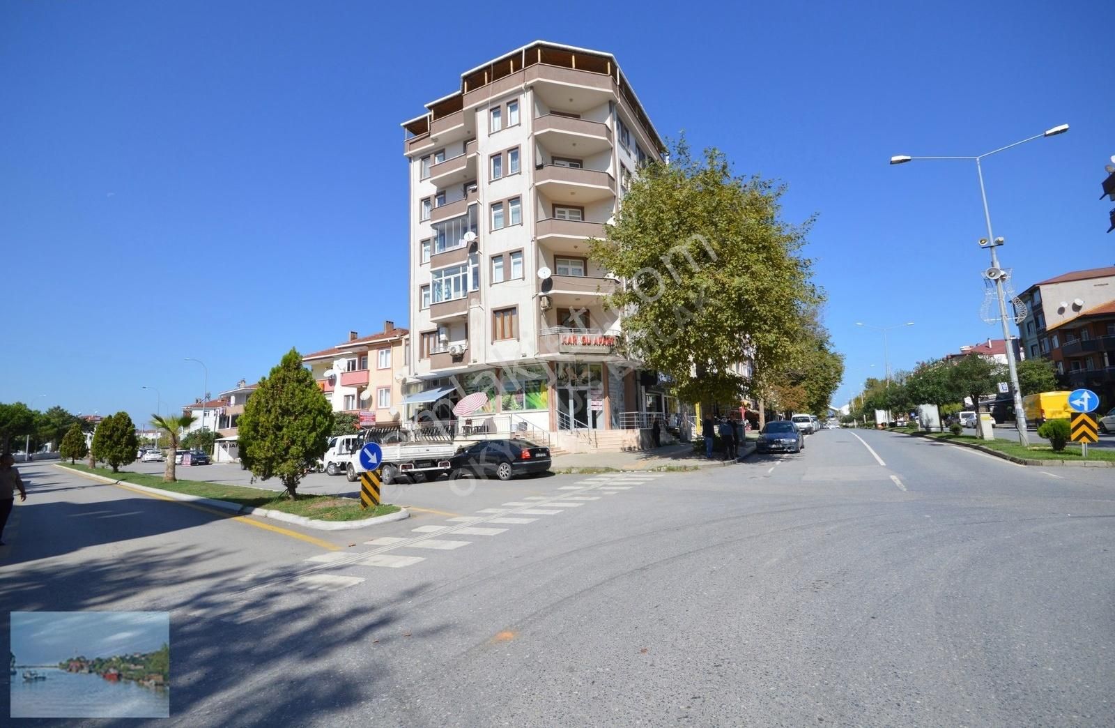 Karasu Yalı Satılık Daire Güncel İlan 5+1 220 M2 Net 5 Mutfak 5 Wc.li Cadde Üzeri...