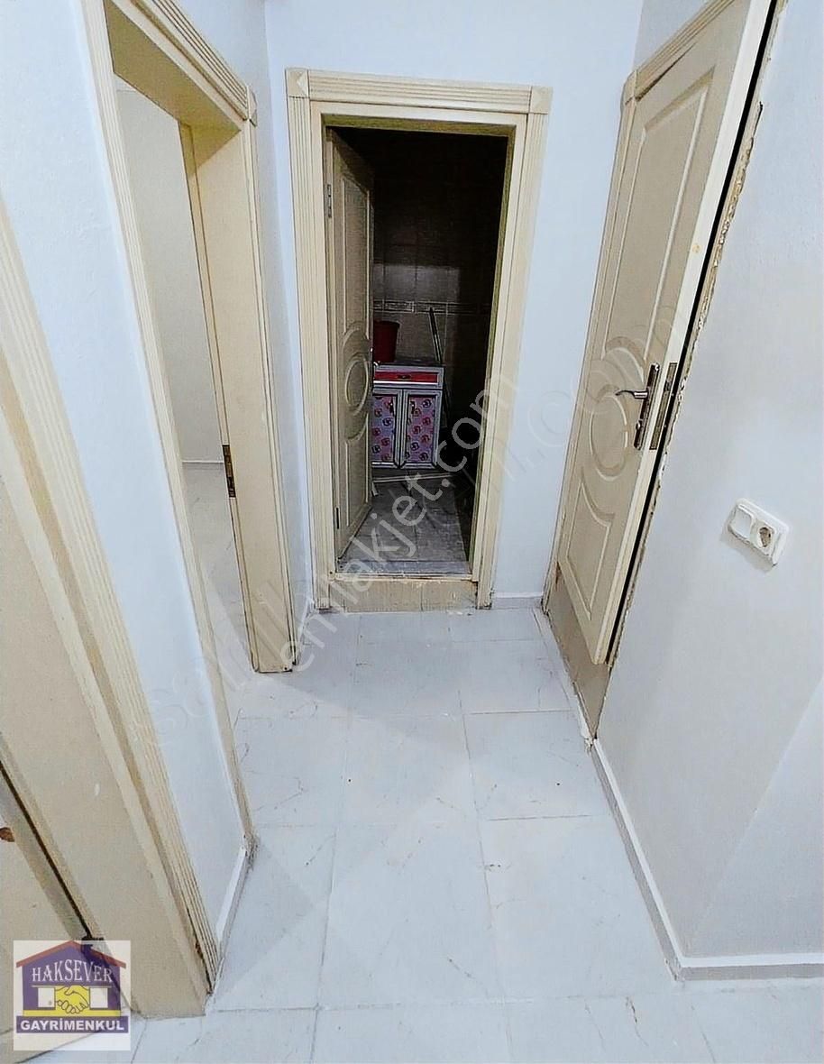 Sultangazi 75. Yıl Kiralık Daire Haksever'den Kiralık Metro Avm 5 Dkk Boyalı 2+1 Kiralık Daire