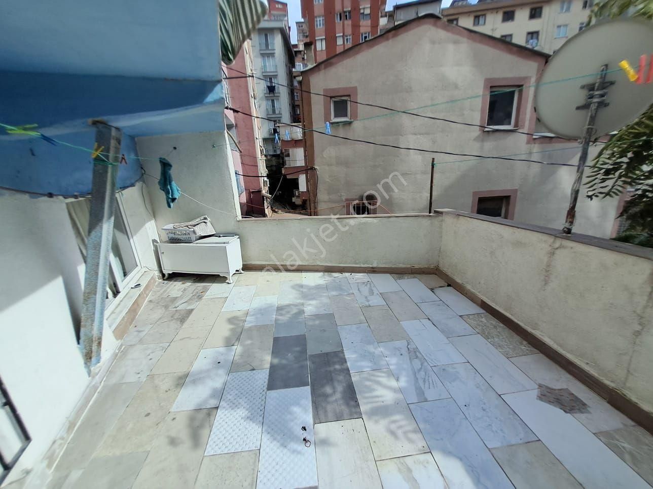 🔑kağıthane Telsizler De Satılık 1+1 Çift Çepheli Geniş Teraslı Daire.