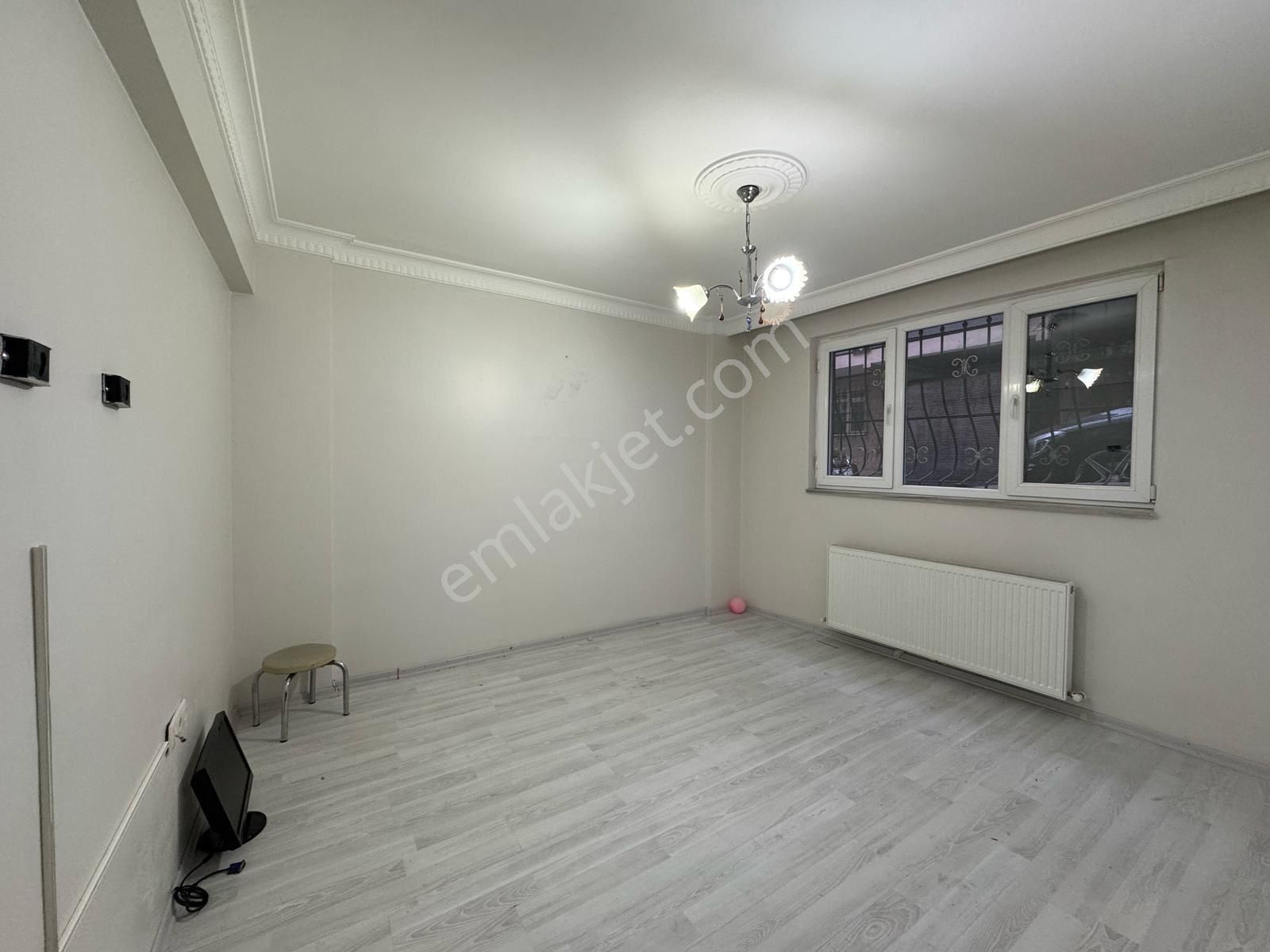 Sultangazi İsmetpaşa Kiralık Daire Toyap Tan İsmetpaşa Mahallesi 2+1 90 M2 Temiz Kiralık Bahçe Katı