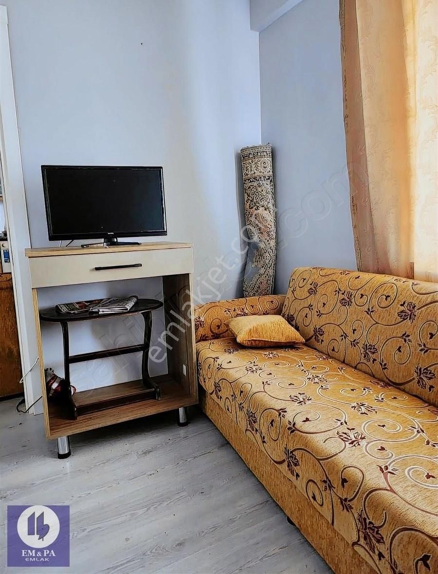 Gelibolu Gazi Süleyman Paşa Kiralık Daire Gelibolu Em&pa Emlak'tan Hastane Cıvarı 1+1 Eşyalı Kiralık Daire