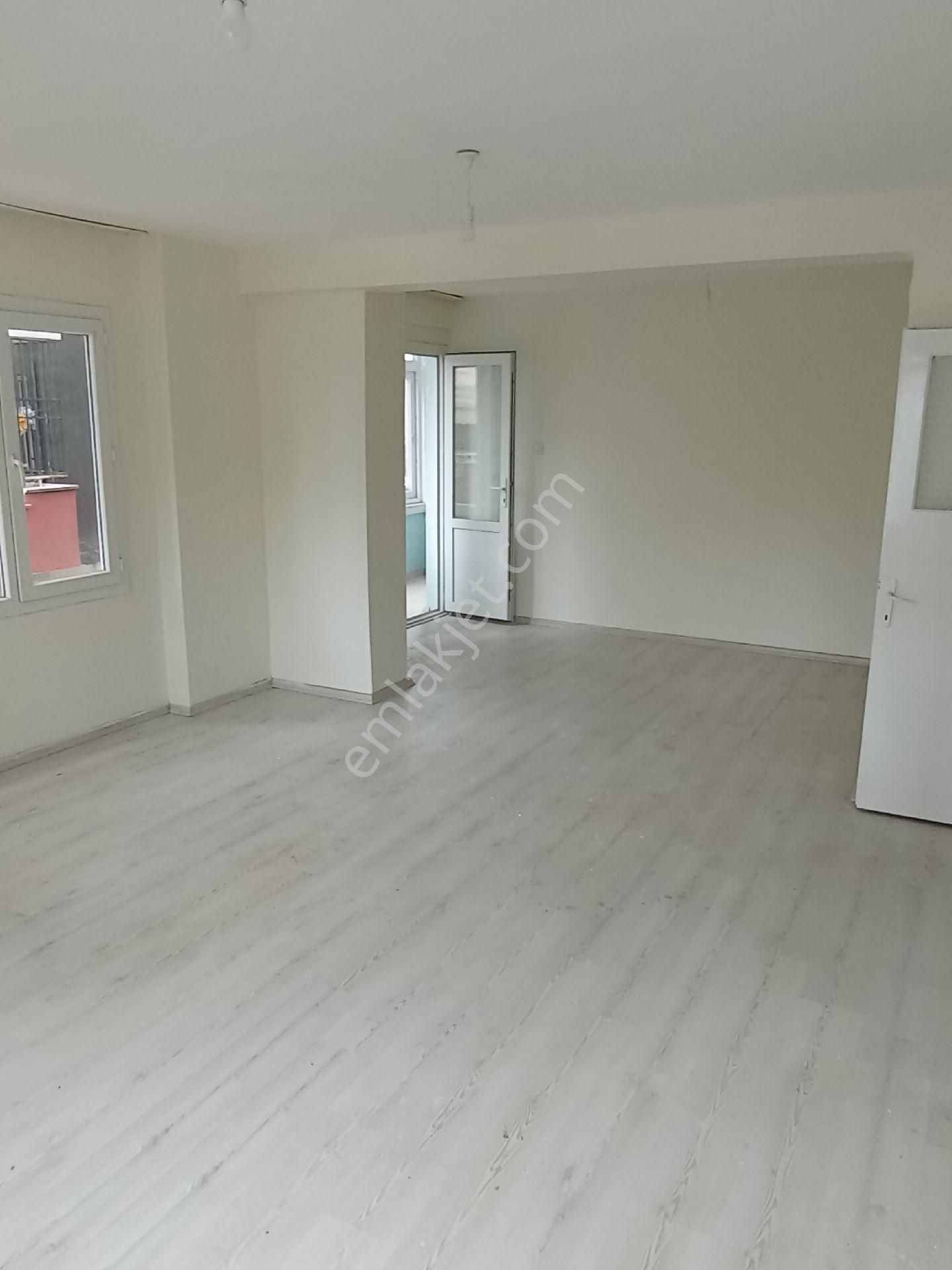 Mezitli Menderes Kiralık Daire 3+1havuzlu Yeni Boyalı