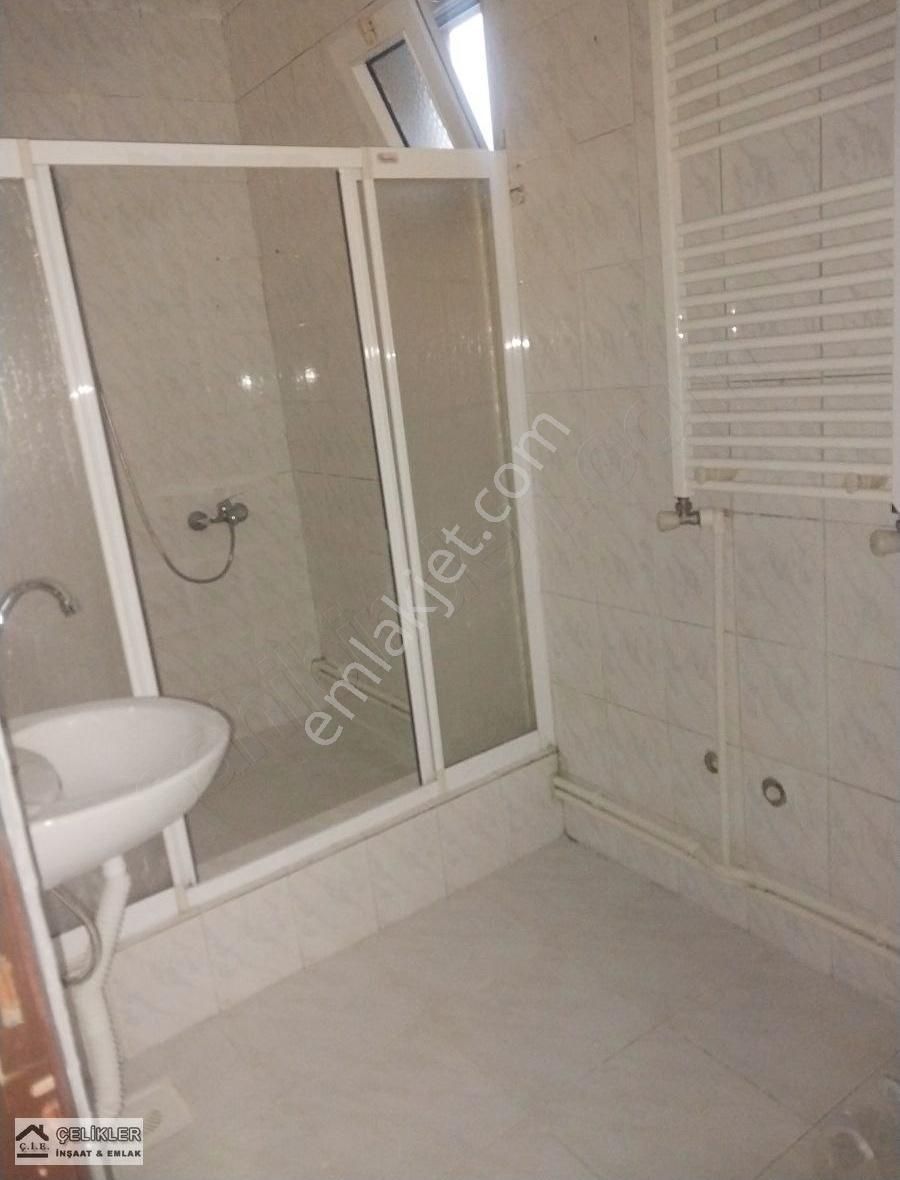 Bağcılar Güneşli Kiralık Daire Güneşli Mah Yürüyüş Yoluna Meydana Yakın 4.kat Kapalı Balkonlu