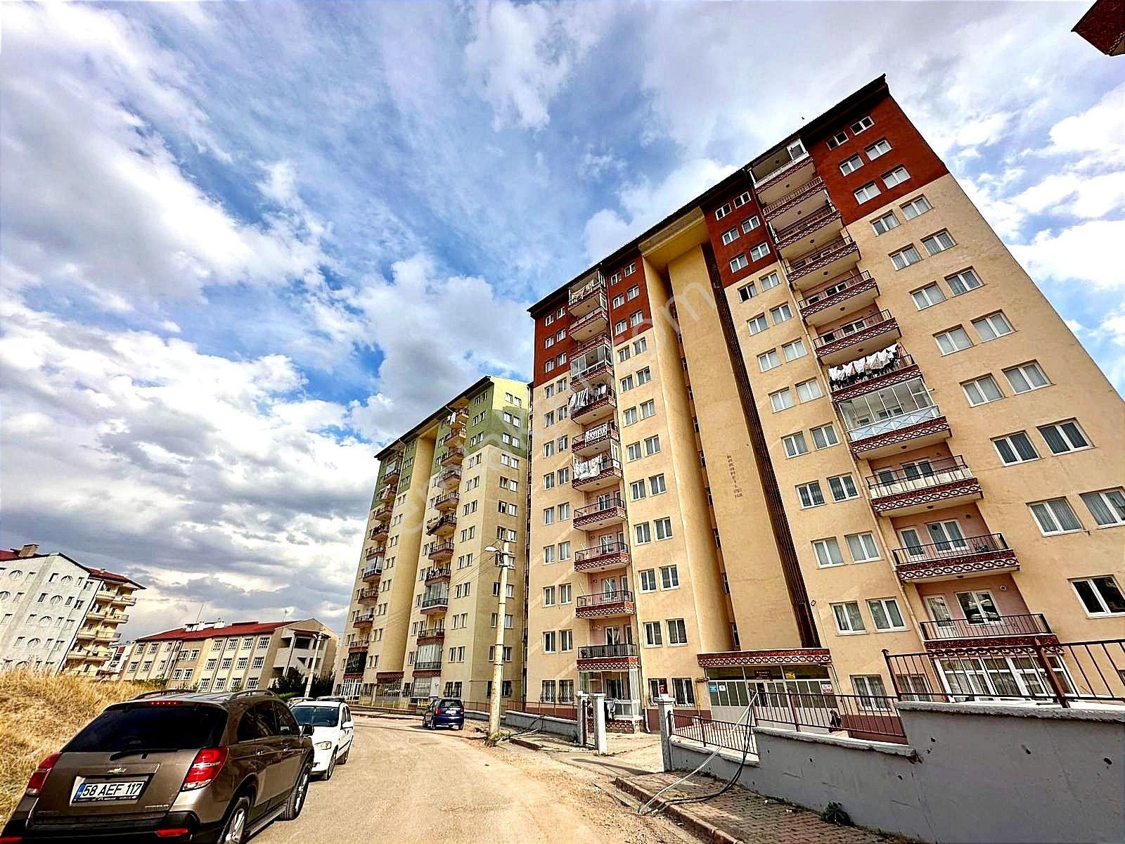 Sivas Merkez Şeyh Şamil Kiralık Daire Karahan Emlaktan Kiralık Daire*şeyhşamil Mahallesinde*6.kat*150 M²*3+1