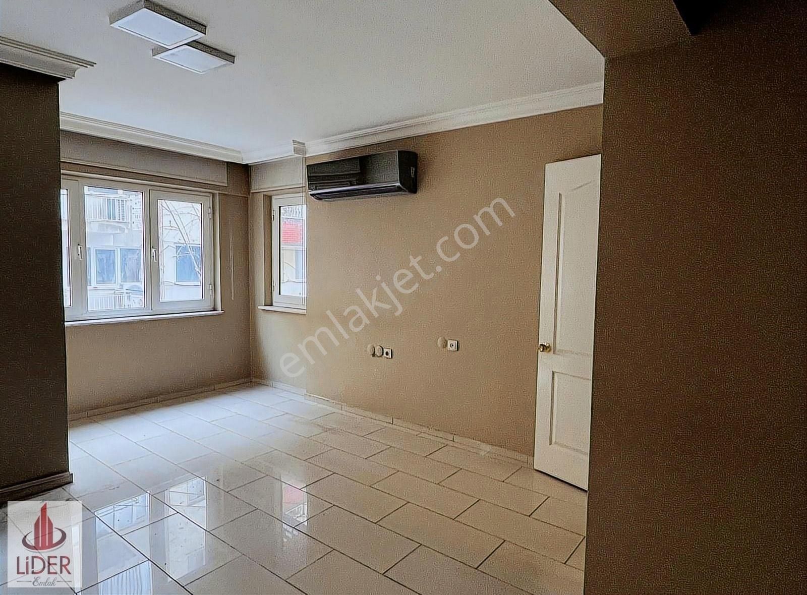 Şehzadeler 1. Anafartalar Kiralık Apartman Dairesi 1.anafartalar Mahallesin'de İş Yeri Olabilecek Kiralık Daire.