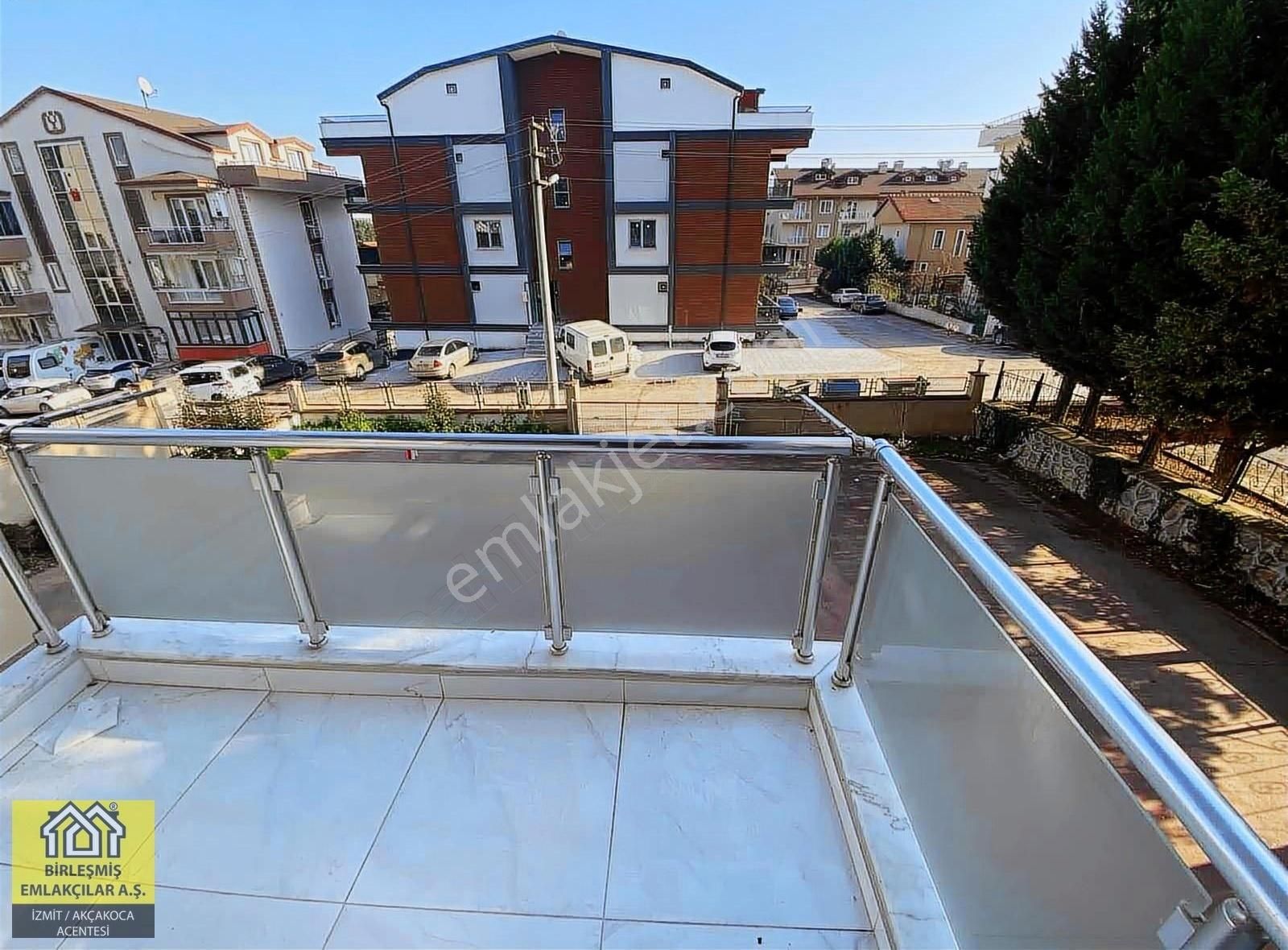 İzmit Orhan Satılık Daire Bağçeşmede 3+1 180 M2 Ara Dubleks Satılık Daire