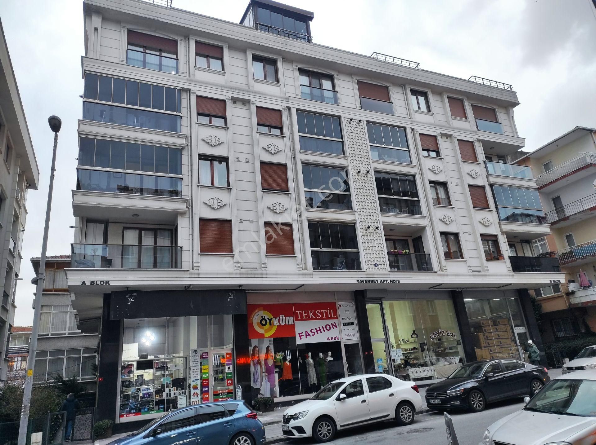 Küçükçekmece Yeni Mahalle Satılık Daire Yeni Mahalle Cengiz Sokakta, Metrobüse Yakın, Balkonlu 2+1 Daire