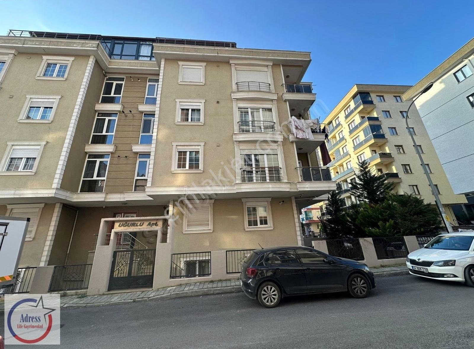 Çekmeköy Kirazlıdere Kiralık Daire Kirazlıdere Mah. Arakat Balkonlu 3+1 Kiralık Daire