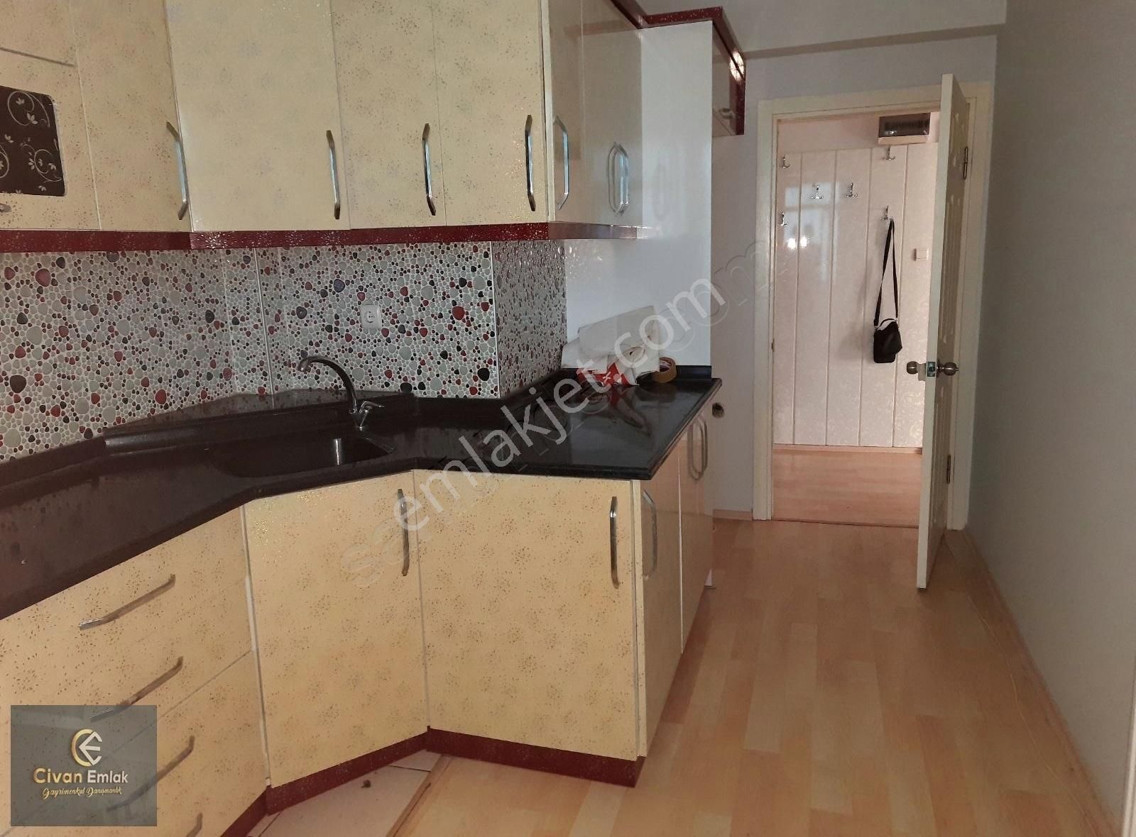 Atakum Yenimahalle Kiralık Daire Kurupelit Tramvay Üstü Kiralik 2+1