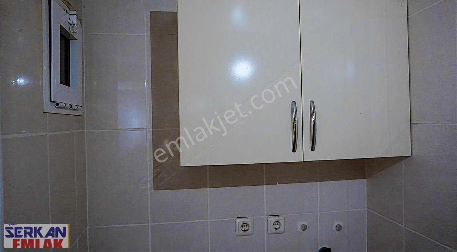 Çiğli Yakakent Kiralık Daire Yakakentte Kiralık 3+1 Doğalgazlı+balkonlu+asansörlü Çiğliserkan