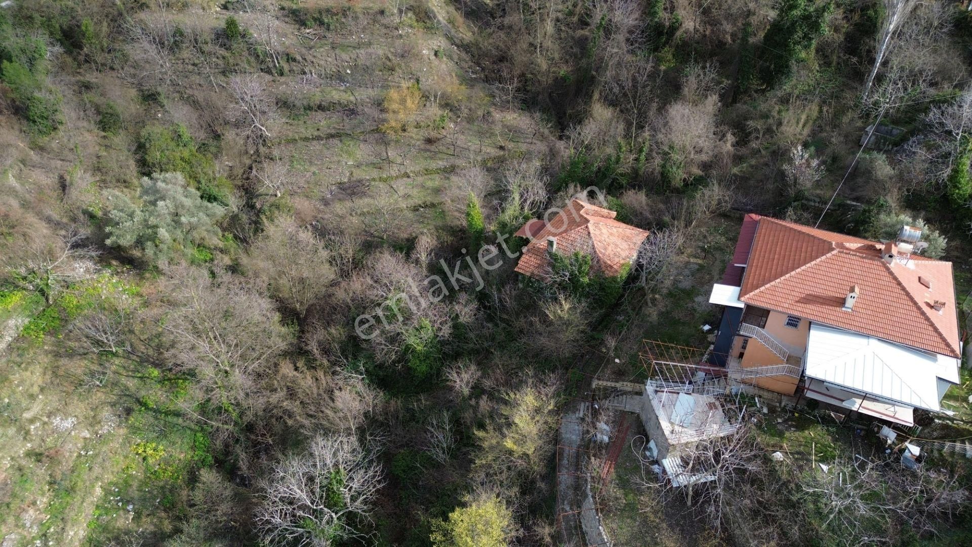Emlakparktan Türktaş Yaylasında Satılık Kargır Ev Ve 1364m2 Tarla - Görsel 3